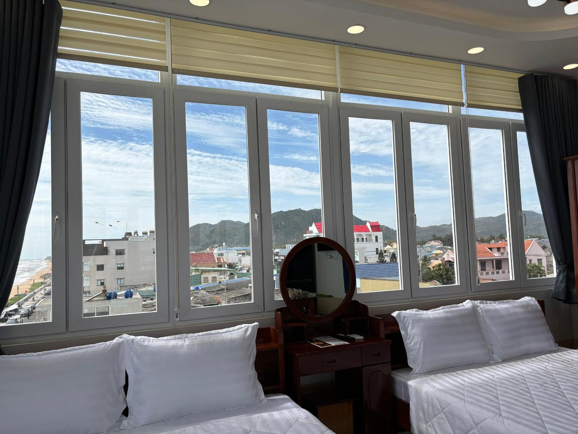 Khach San A68 Hotel Long My Exterior photo